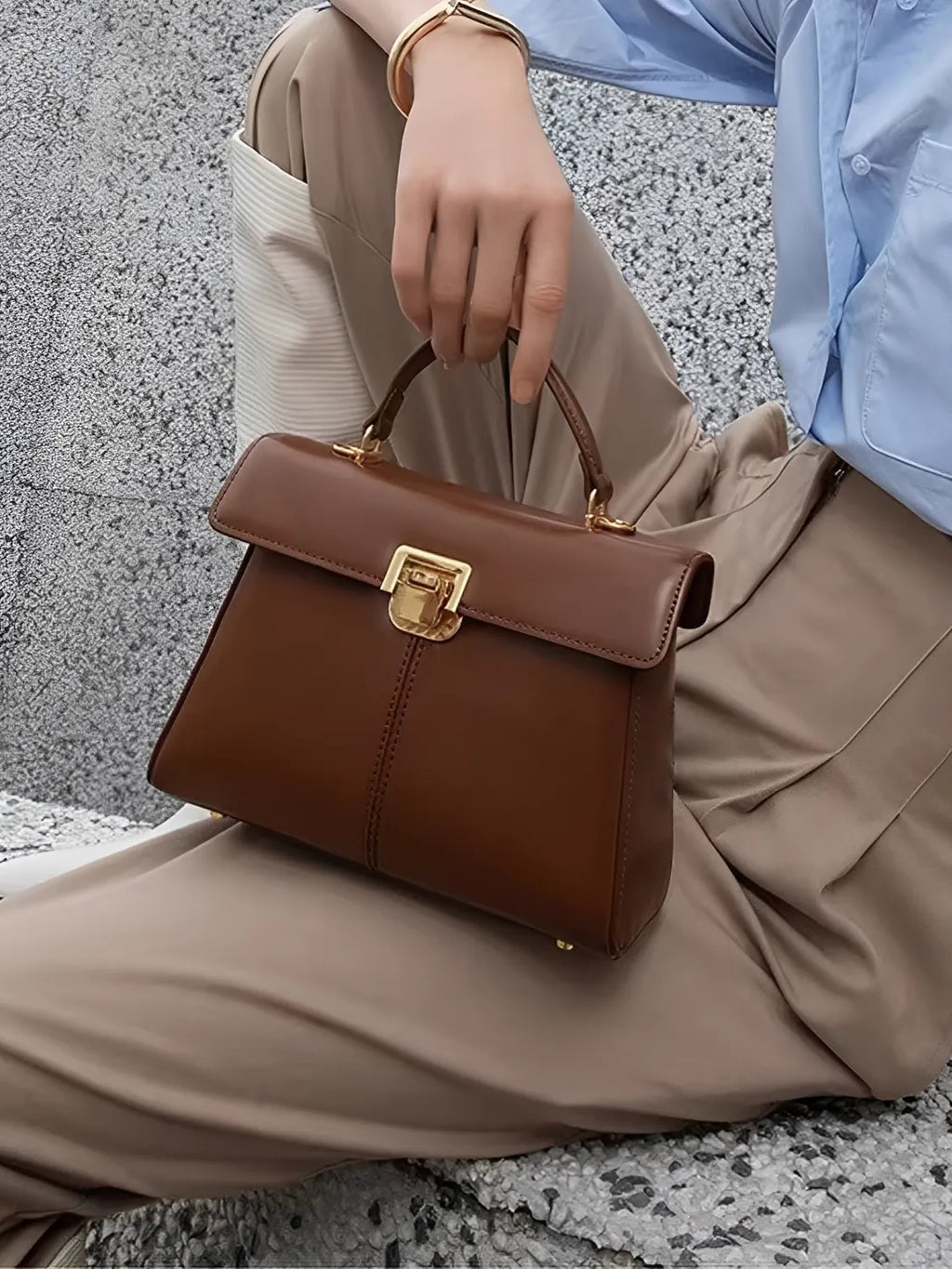 Bolsa de Couro Tiracolo com Lenço Decorativo e Alça de Ombro – Lena