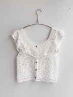 Blusa Feminina em Crochê Vazado com Babados nos Ombros e Botões  - Marvila