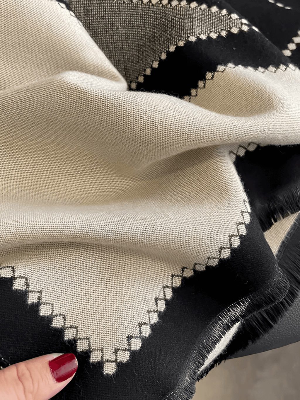 Cachecol em Caxemira Estampado com Franjas – Marluce