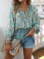 Blusa Boho Floral em Viscose com Decote em V – Flora