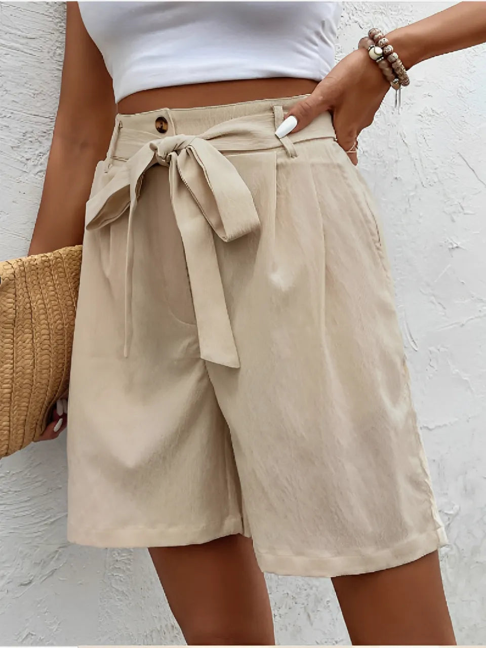 Bermuda Feminina Cintura Alta com Cinto Ajustável e Bolsos – Valentina