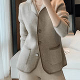 Blazer em Lã Estruturada com Gola Clássica e Bolsos  – Maria