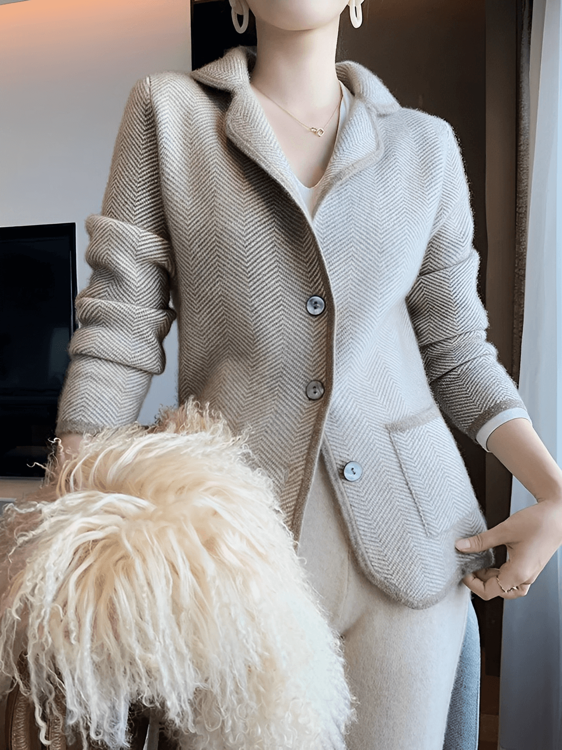 Blazer em Lã Estruturada com Gola Clássica e Bolsos  – Maria