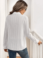Camisa Texturizada com Listras Verticais e Punhos Estruturados - Karina