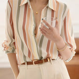 Camisa Social Listrada com Gola Clássica e Botões – Jasmine