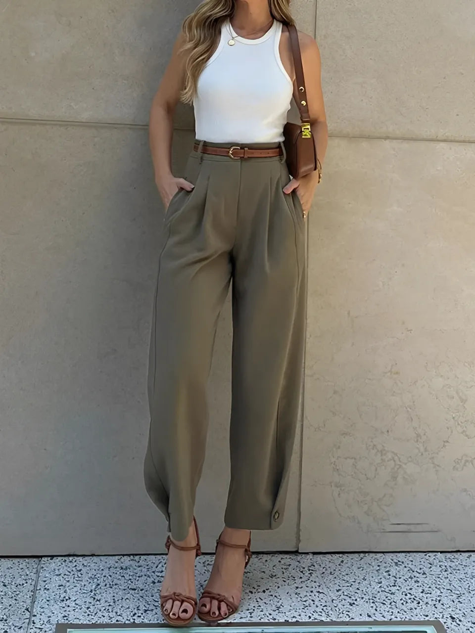 Calça Feminina Slim com Cintura Média Pregas Frontais e Cinto – Ester