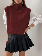 Colete em Tricô com Gola Alta Larga e Modelagem Cropped - Adria