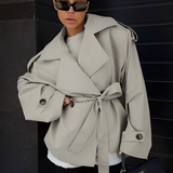 Casaco Trench Oversized com Faixa Ajustável e Lapelas Assimétricas - Jenie
