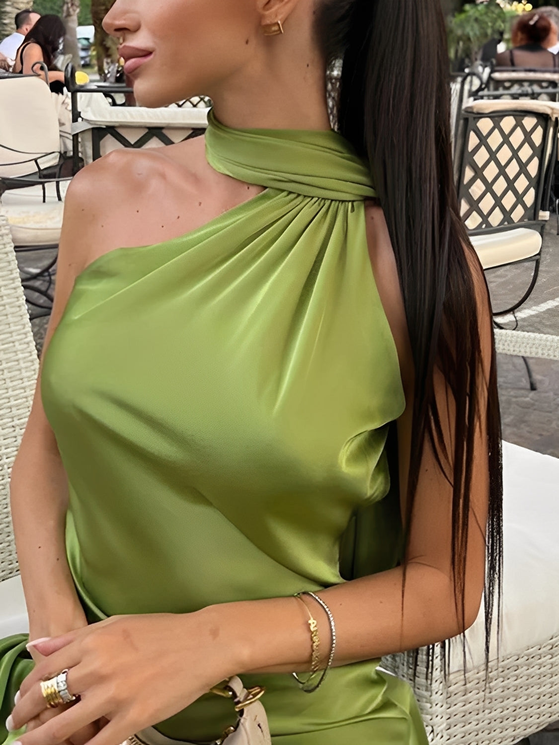 Vestido Longo Acetinado Halter com Capa Lateral e Costas Nuas - Serena [FRETE FULL]