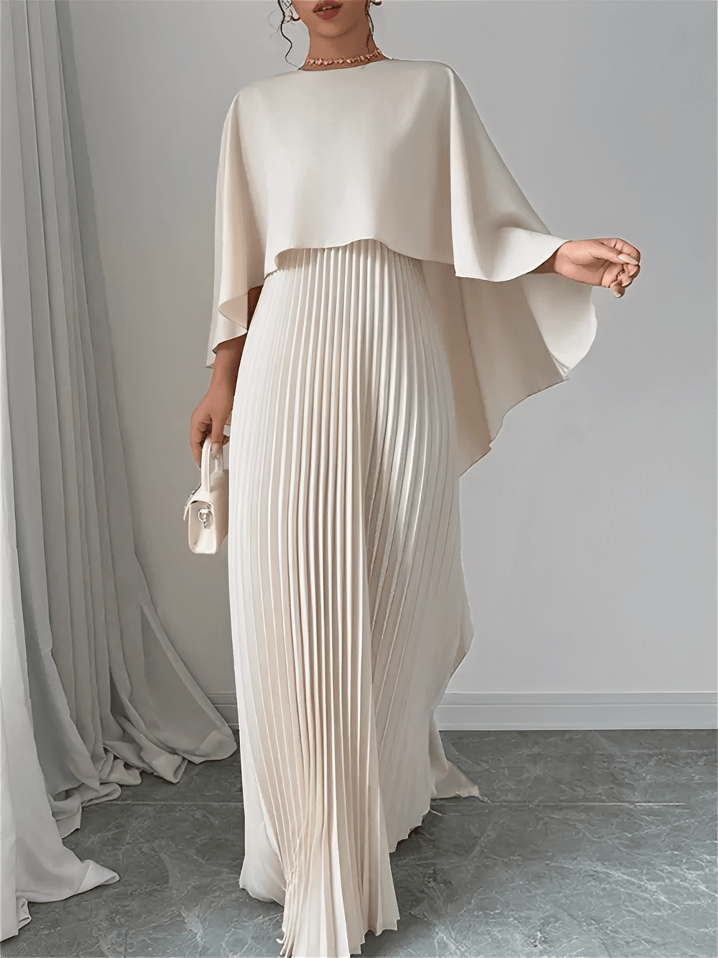 Vestido Longo de Festa Plissado com Capa Peplum Embutida – Loren