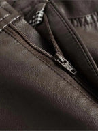Calça Feminina Flare Cintura Alta em Couro Sintético com Zíper – Ellie