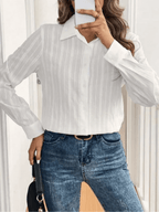 Camisa Texturizada com Listras Verticais e Punhos Estruturados - Karina