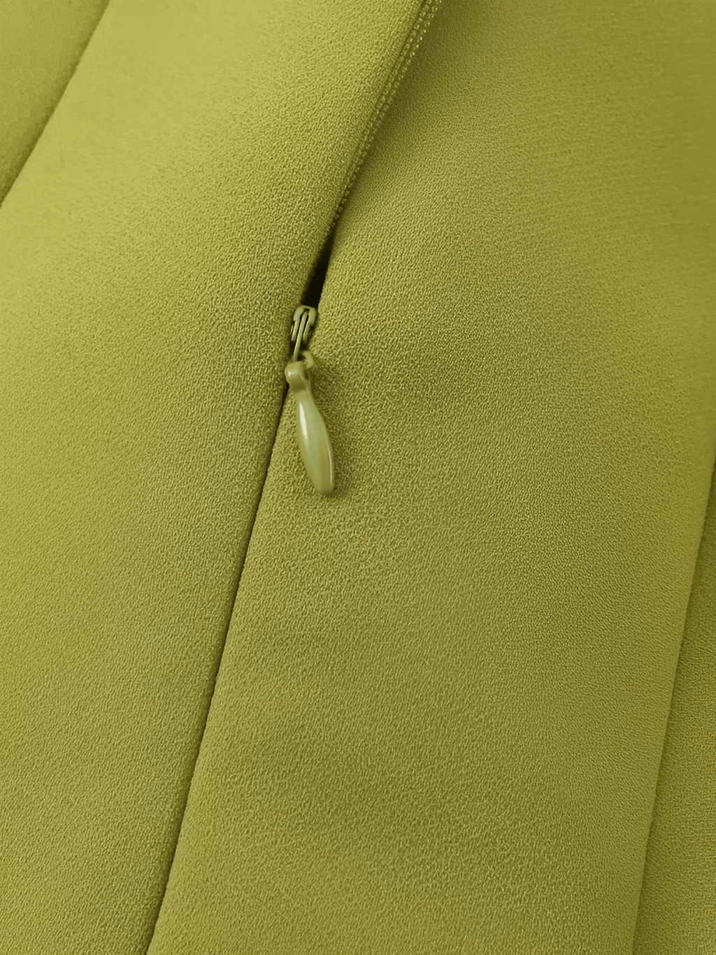 Blusa Peplum Acinturada com Decote V e Zíper nas Costas – Marisa