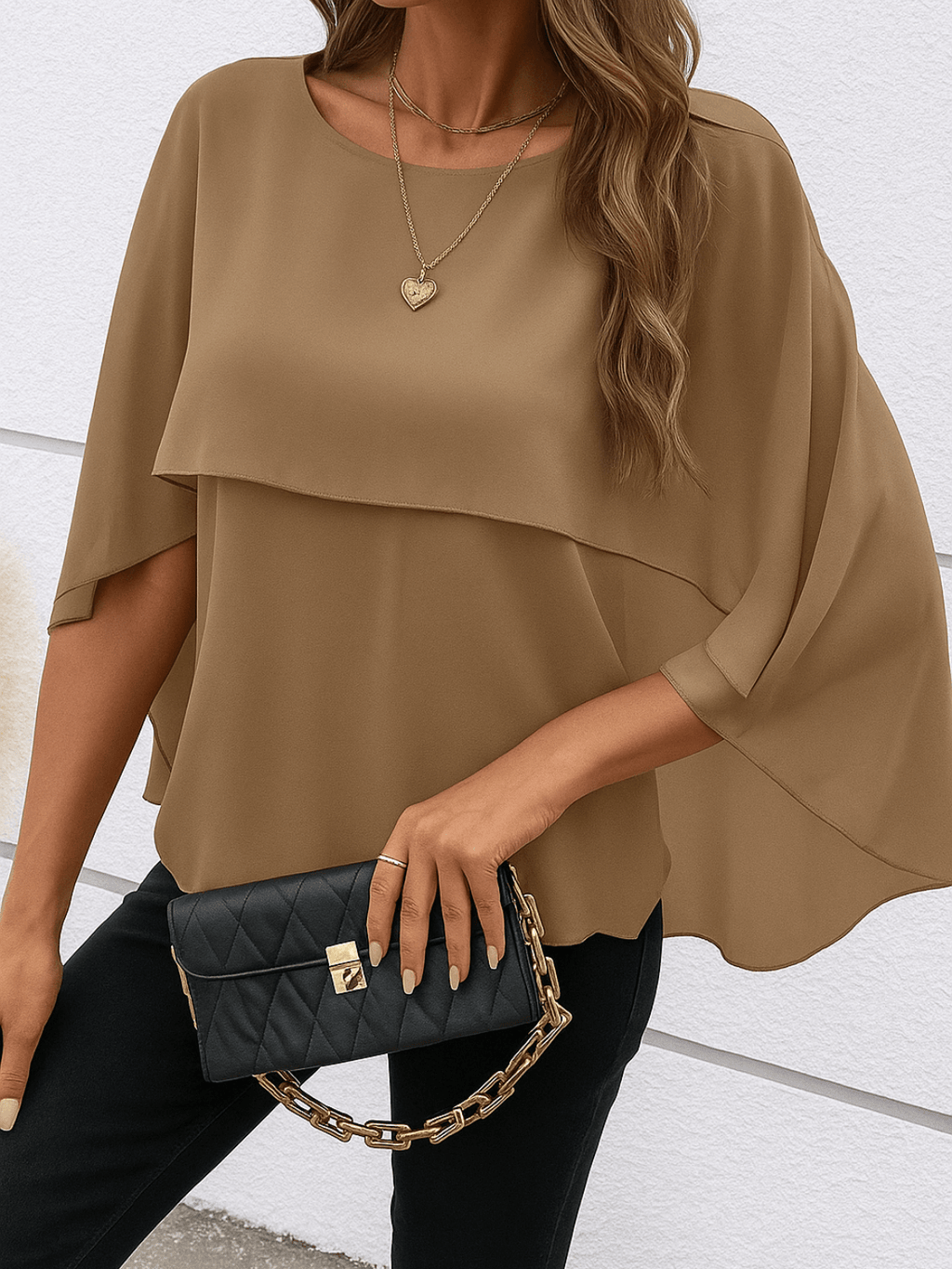 Blusa Feminina com Sobreposição Assimétrica Efeito Capa - Mallory