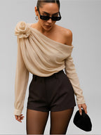 Blusa de Ombro Único com Flor em Chiffon – Elise