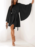 Vestido Feminino Curto Elegante com Mangas Sino e Faixa para Amarração na Cintura – Mavie [FRETE FULL]