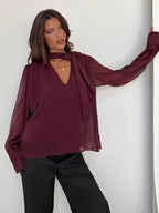 Blusa em Chiffon com Manga Bispo Gola Laço e Punhos Estruturados – Sayuri
