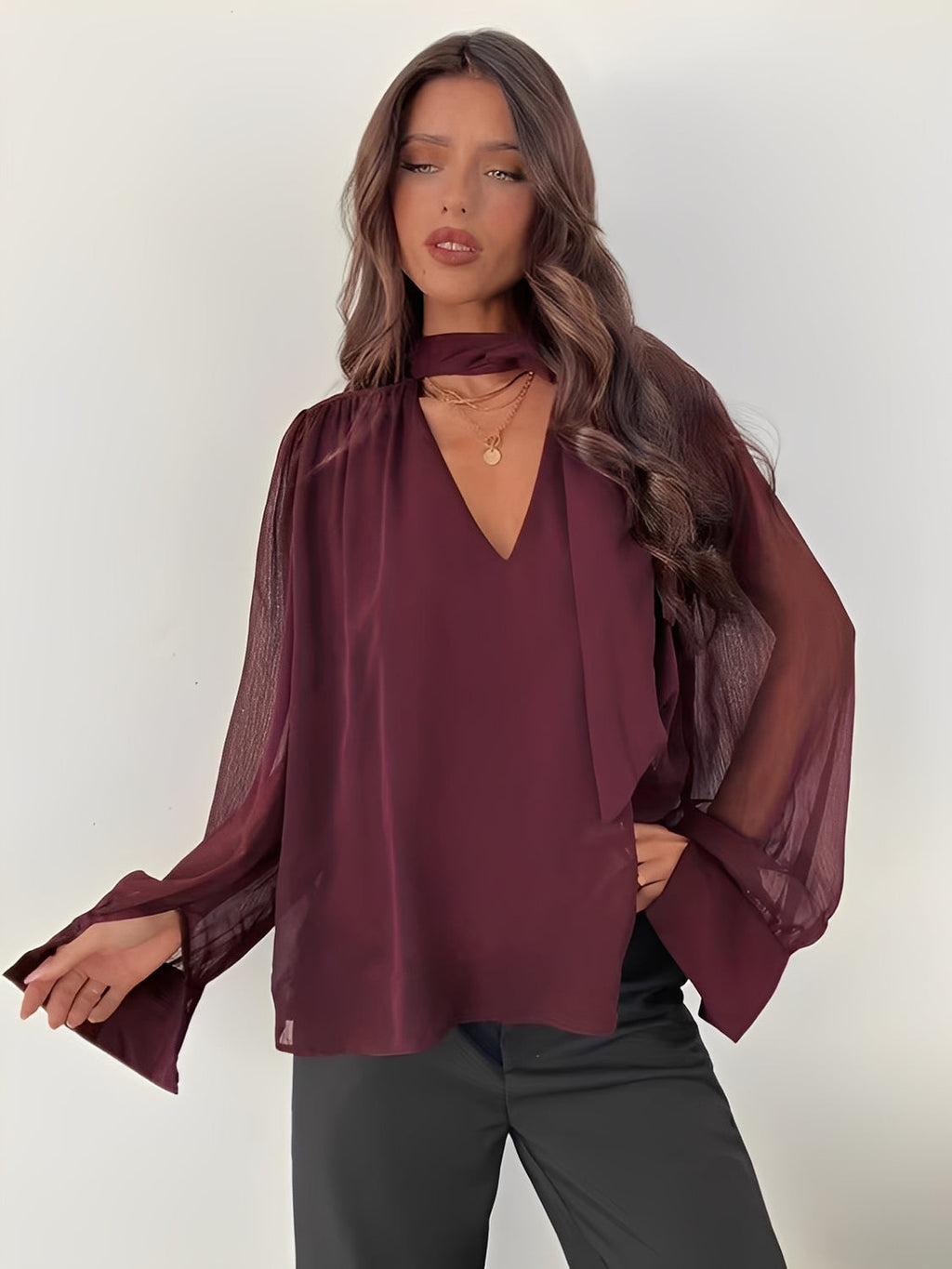 Blusa em Chiffon com Manga Bispo Gola Laço e Punhos Estruturados – Sayuri