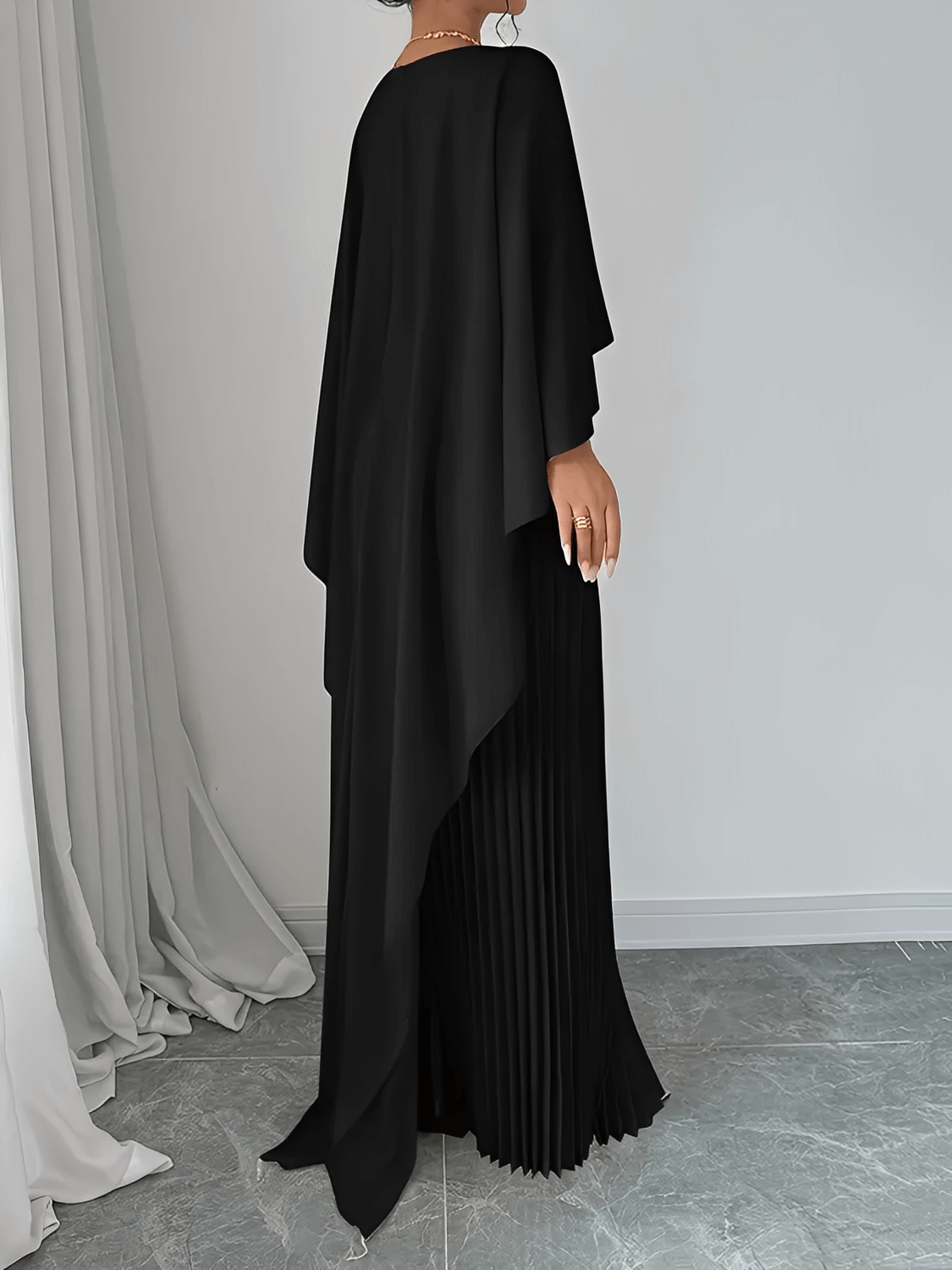 Vestido Longo de Festa Plissado com Capa Peplum Embutida – Loren