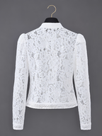 Blusa em Renda Vazada com Fechamento Oriental e Gola Estruturada - Mila