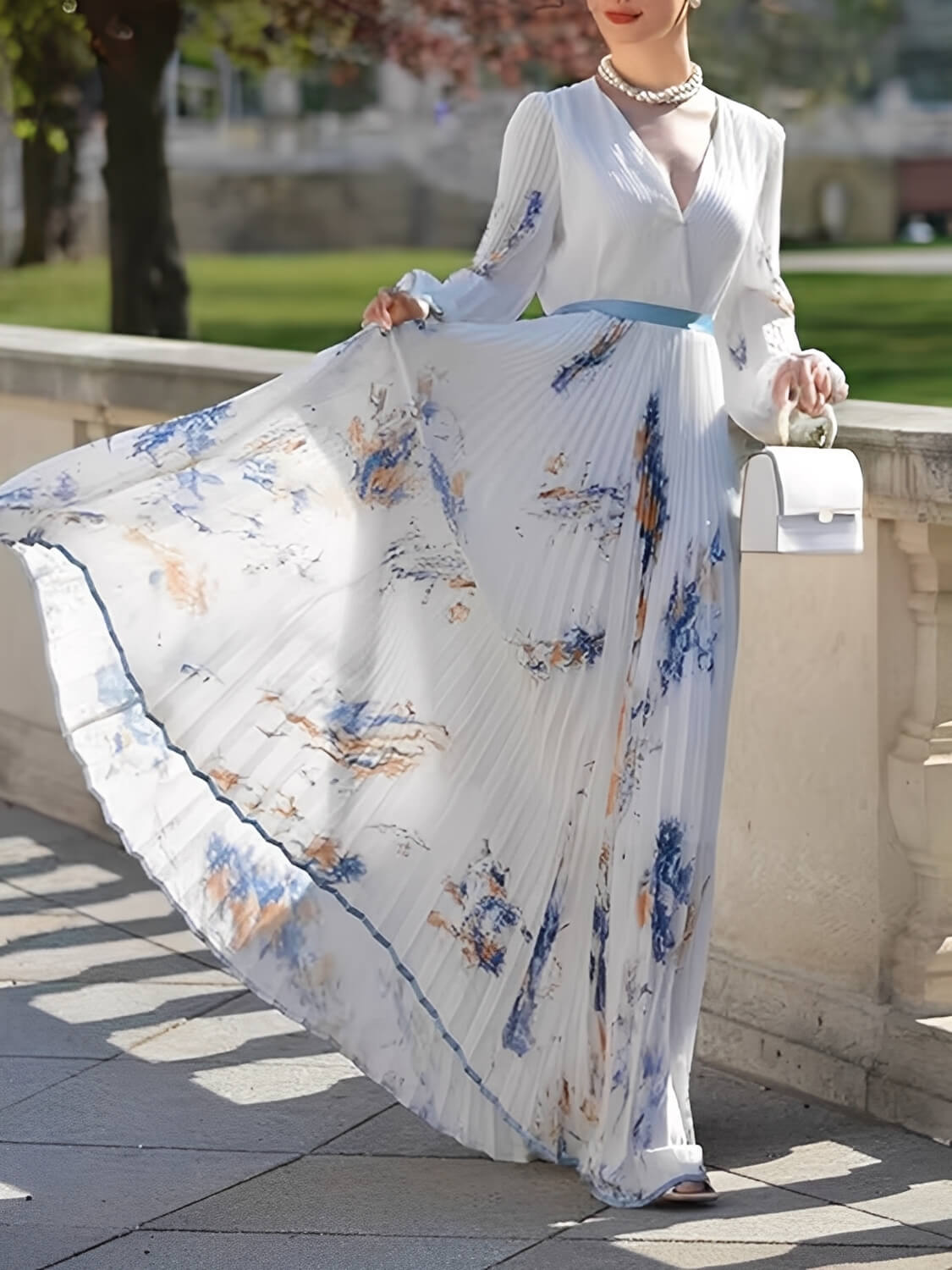 Vestido Longo Plissado Floral com Decote em V e Cinto-Faixa – Seraphina [FRETE FULL]