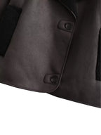 Casaco Oversized Peluciado em Couro PU e Bolsos - Giselle
