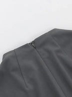 Vestido Curto de Alfaiataria com Mangas Longas Flare e Bolsos – Paloma