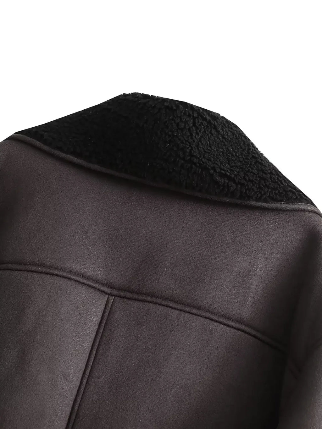 Casaco Oversized Peluciado em Couro PU e Bolsos - Giselle