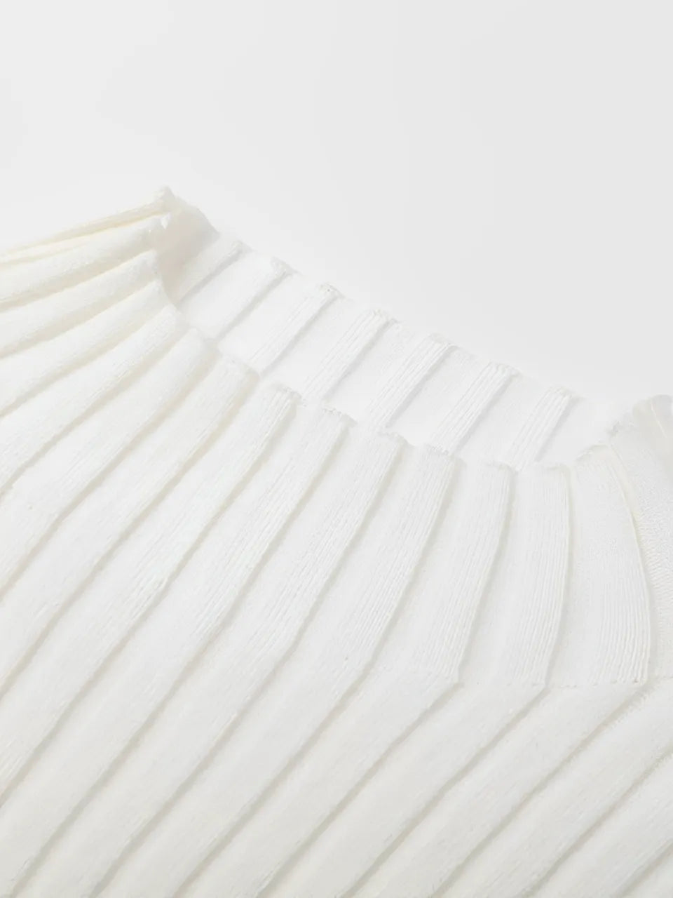 Conjunto de Tricô Canelado com Suéter Gola Alta e Calça Flare - Luna