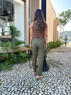 Calça Feminina Slim com Cintura Média Pregas Frontais e Cinto – Ester