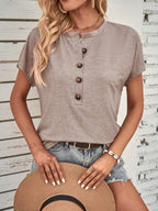 Blusa Básica com Gola Redonda e Botões Frontais – Isolde